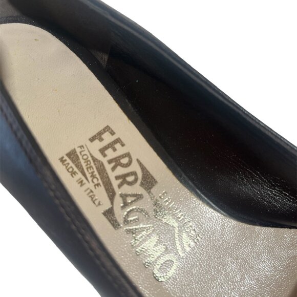Fabulous FERRAGAMO Shoes! - Picture 4 of 6